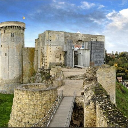 La Chambre Des Remparts Falaise  Exterior photo