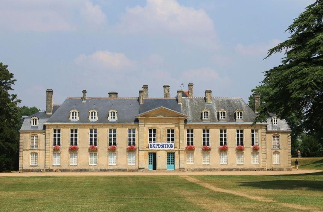 La Chambre Des Remparts Bed & Breakfast Falaise  Exterior photo